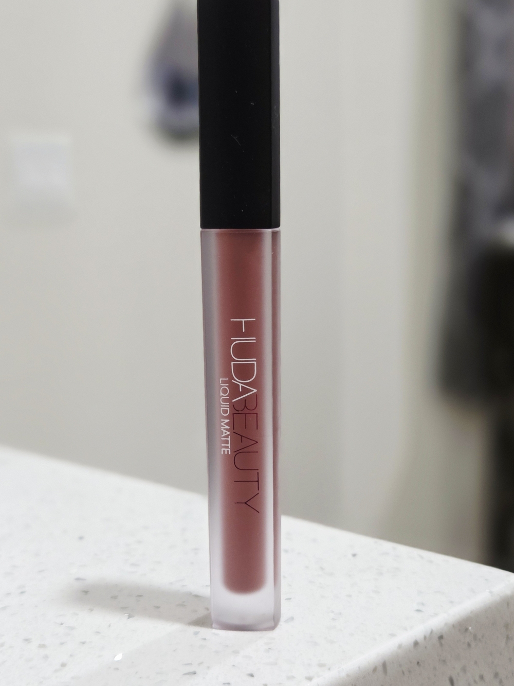 HUDA BEAUTY Liquid Matte Lipstick in QUEEN OF SHEBA